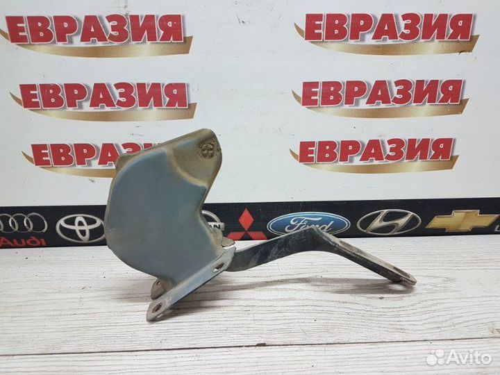 Петля капота правая Toyota Land Cruiser J80 1FZ-FE