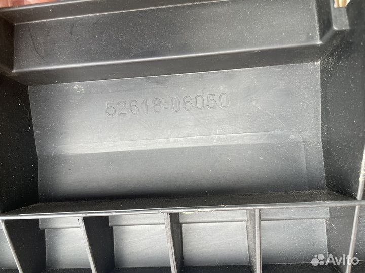 Пыльник переднего бампера Toyota Camry xv70