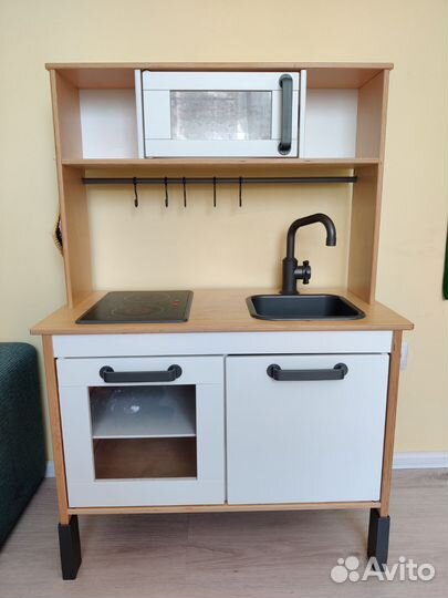 Детская кухня IKEA с посудой