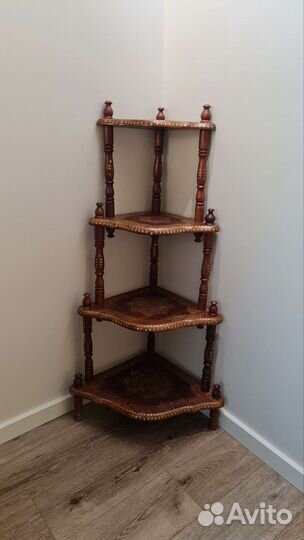 Этажерка в индийском стиле