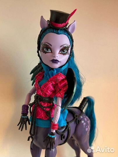 Кукла Монстер Хай Авиа Троттер