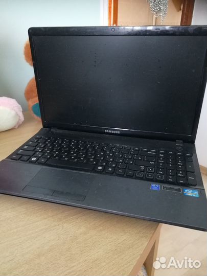 Ноутбук Samsung NP300E5X-U01RU