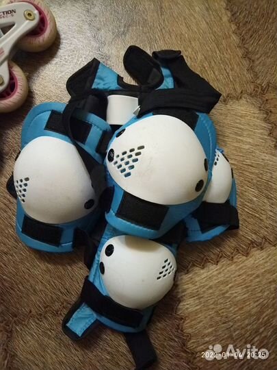 Роликовые коньки новые