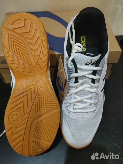 Волейбольные кроссовки Asics Upcourt5