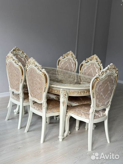 Стол и стулья новые