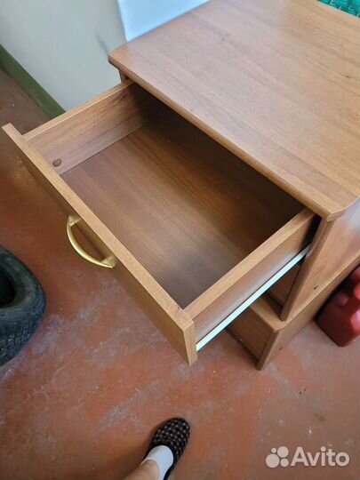 Тумбочка прикроватная бу