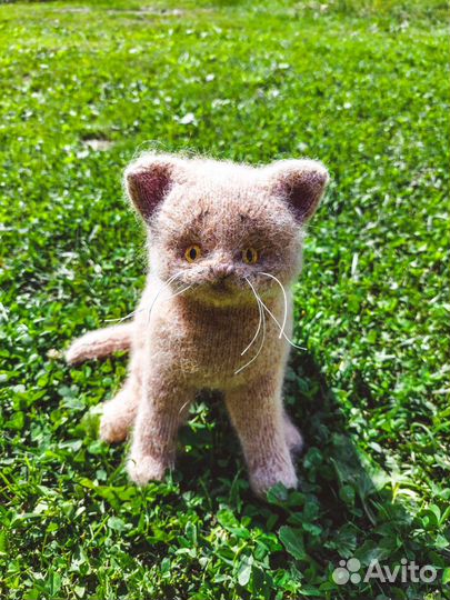 Вязаный котенок