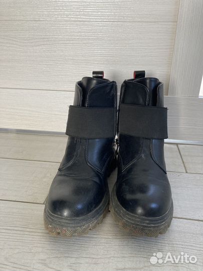 Продаются ботинки