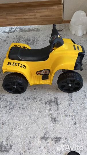 Детский электромобиль