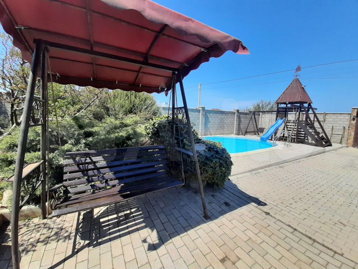 Комната 50 м², 1/3 эт.