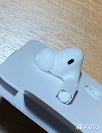 Новые AirPods Pro левый правый