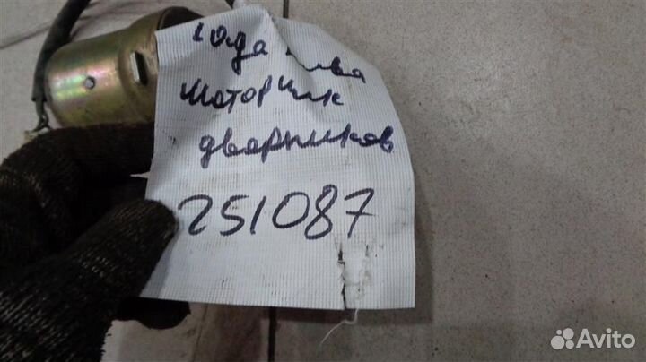 Моторчик стеклоочистителя передний VAZ Niva 2121