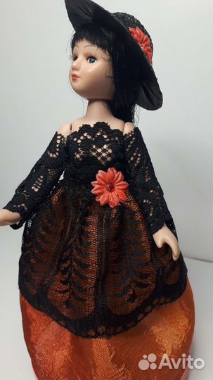 Кукла фарфоровая коллекционная