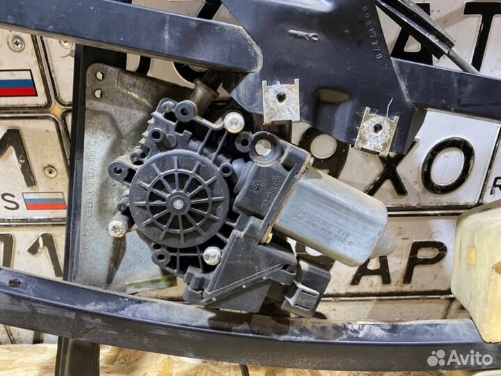 Стеклоподъемник передний правый Audi A4 B5 ADR