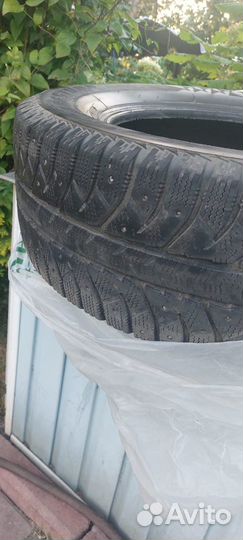 Bridgestone Ice Cruiser 7000 215/65 R16 98T