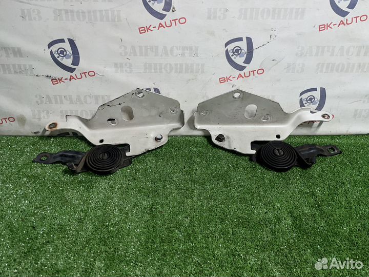 Петли капота Cadillac Escalade GMT800