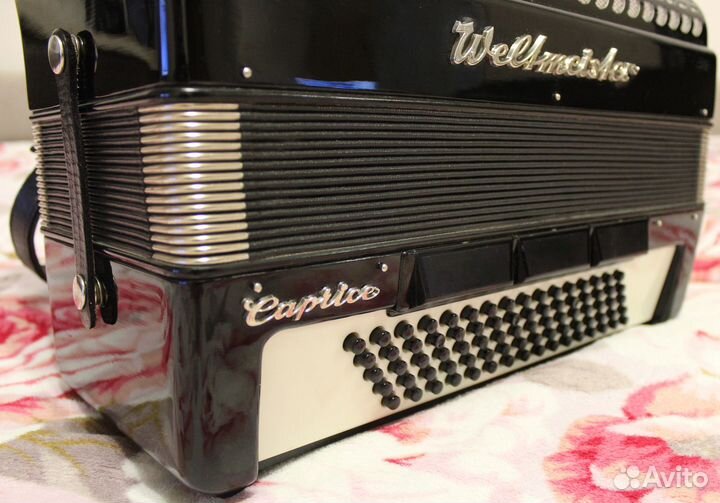 Аккордеон Weltmeister Caprice 3/4 сост. нового