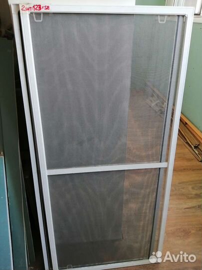 Москитные сетки на окна б/у разного размера