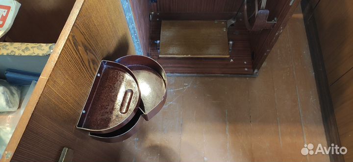 Ножная швейная машинка Чайка 3