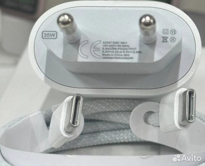 Зарядка на iPhone 15