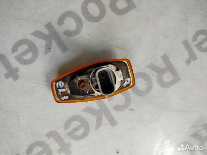 Поворотник в крыло правый Hyundai Elantra XD 2003