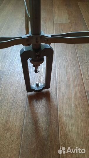 Стойка тринога