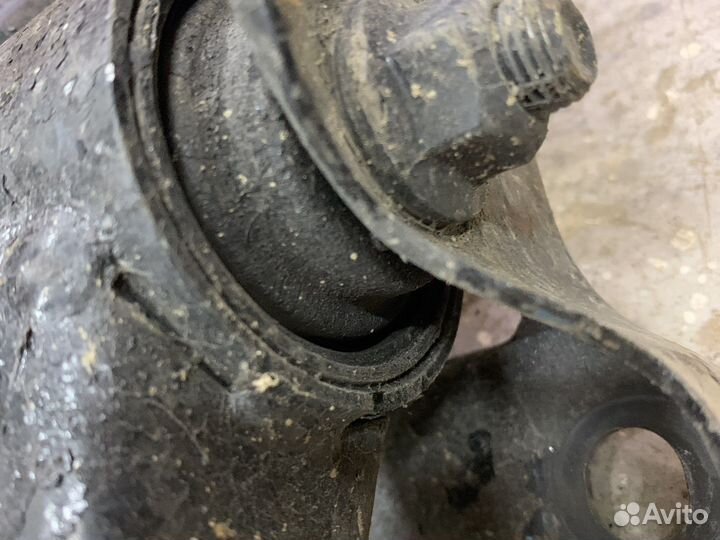 Задние рычаги Subaru Forester SG