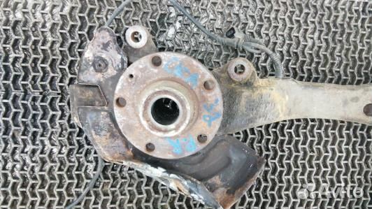 Ступица передняя правая audi A6 C5 Allroad (CEA32N