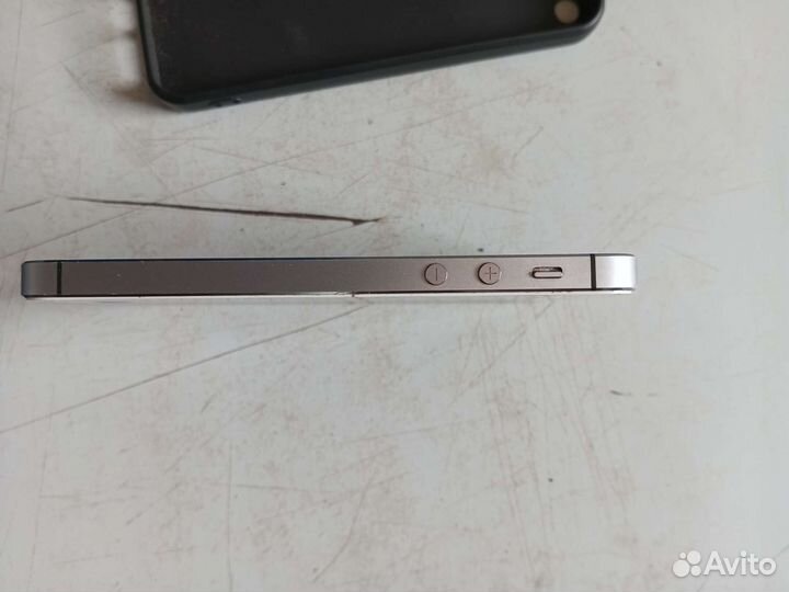 Телефон iPhone 5s