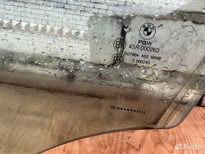 Стекло двери боковое переднее левое BMW X6 E71