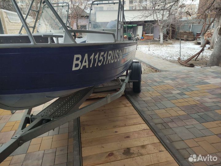 Лодка Аллюр 40 2 к