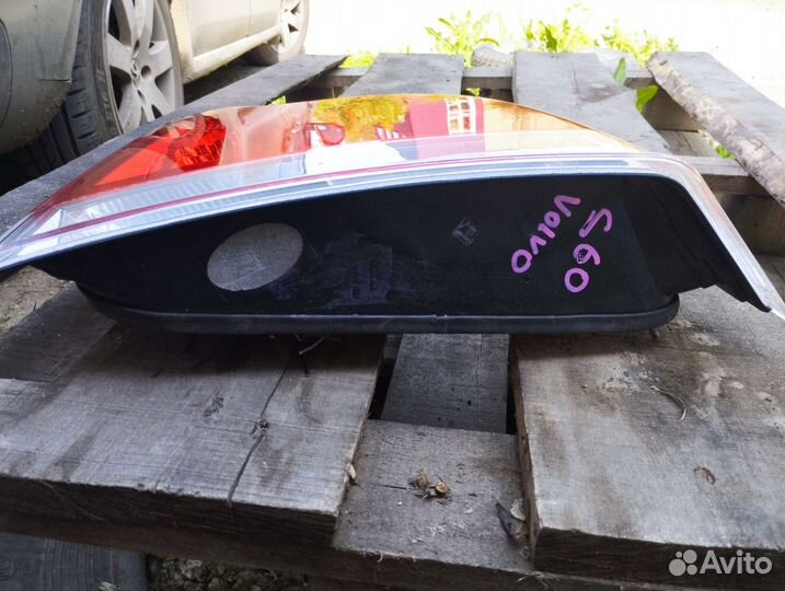 Volvo S60 P2 рестайлинг фонарь правый