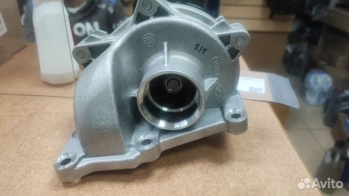 Помпа водяная Kia Hyundai 25100-2F800