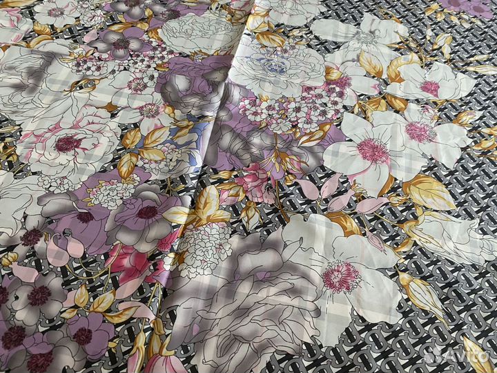 Платок шелковый Burberry