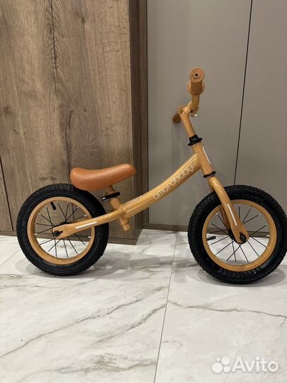 Беговел AmaroBaby новый