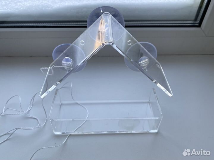 Кормушка для птиц на окно новая