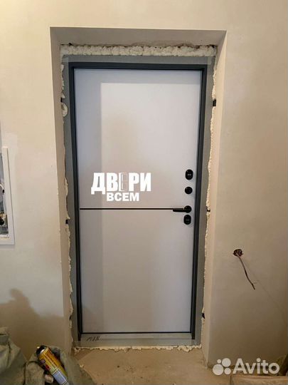 Дверь входная металлическая с терморазрывом