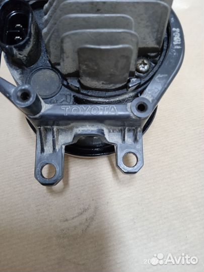 Land cruiser 200 птф правая противотуманка