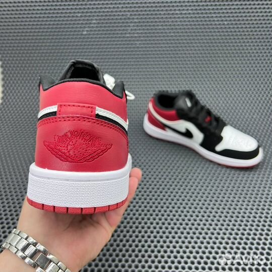 Кроссовки Nike Air Jordan 1 Low Black Toe