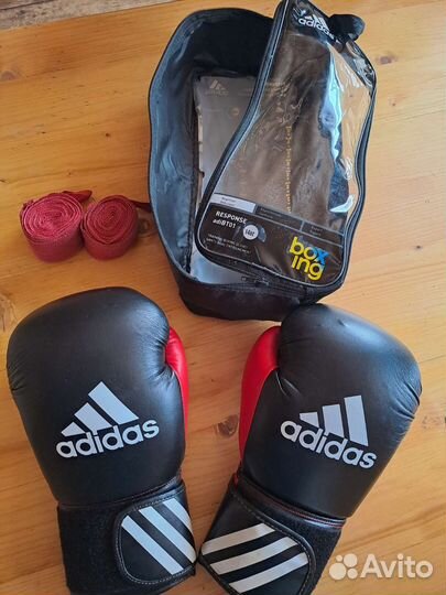 Боксерские перчатки adidas 14