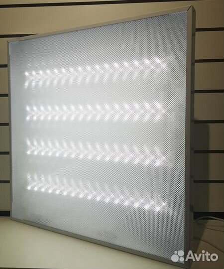 Светильники Армстронг новые 595*595