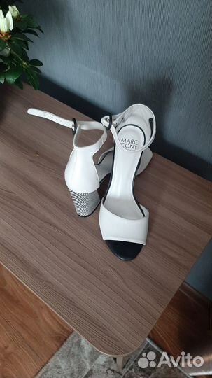 Босоножки женские