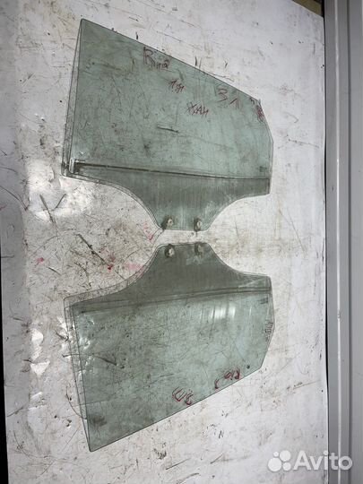 Стекло двери (Kia Rio)