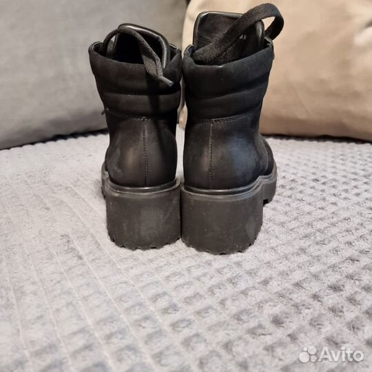 Ботинки женские 38 abricot новые нат кожа и мех