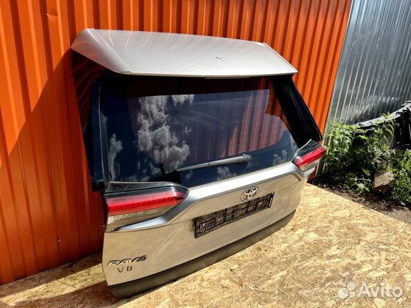 Toyota Rav 4 50 крышка багажника 2018-2023