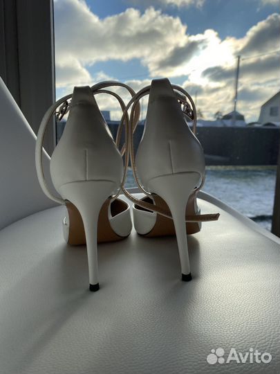 Босоножки женские новые