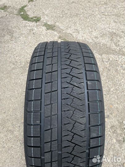 Triangle PL02 235/35 R19 91W