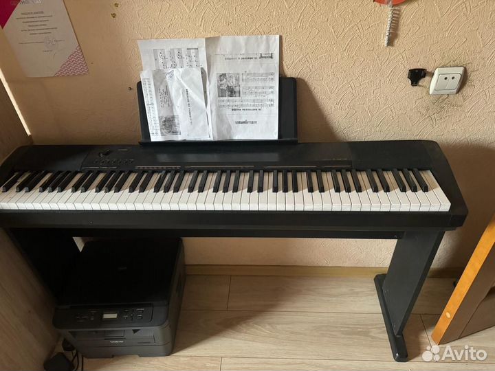 Электронная пианино Касио