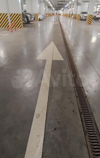 Машиноместо, 13 м²