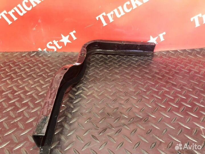 Кронштейн крыла правый Volvo FH